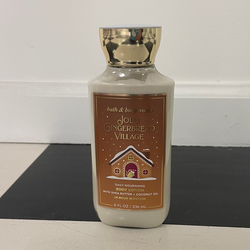 Bath and Body Works JOLLY GINGERBREAD VILLAGE Body Lotion‎ 8oz NEW